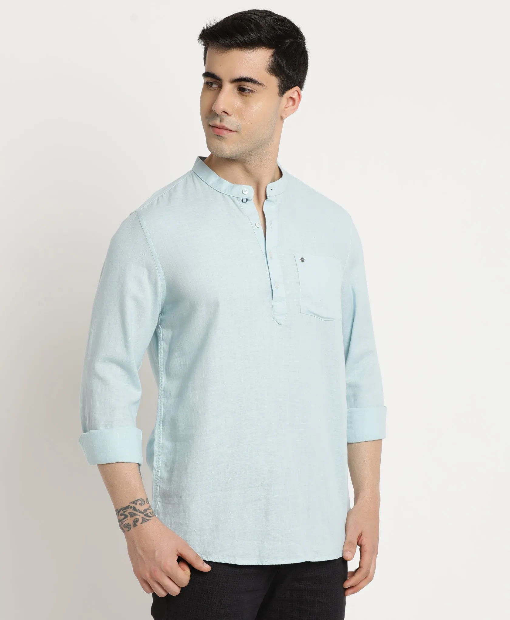 Cotton Blue Solid Slim Fit Casual Shirt