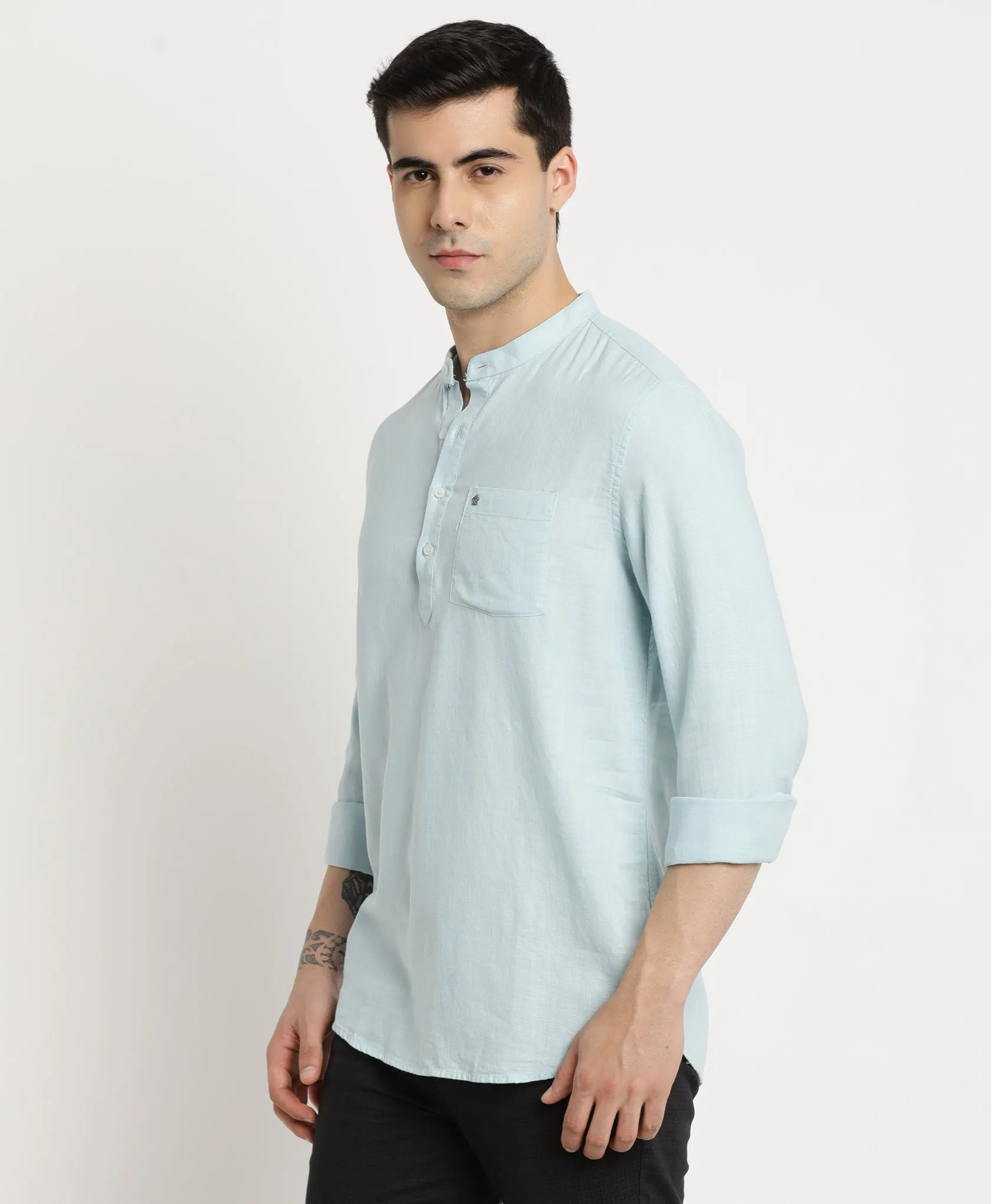 Cotton Blue Solid Slim Fit Casual Shirt