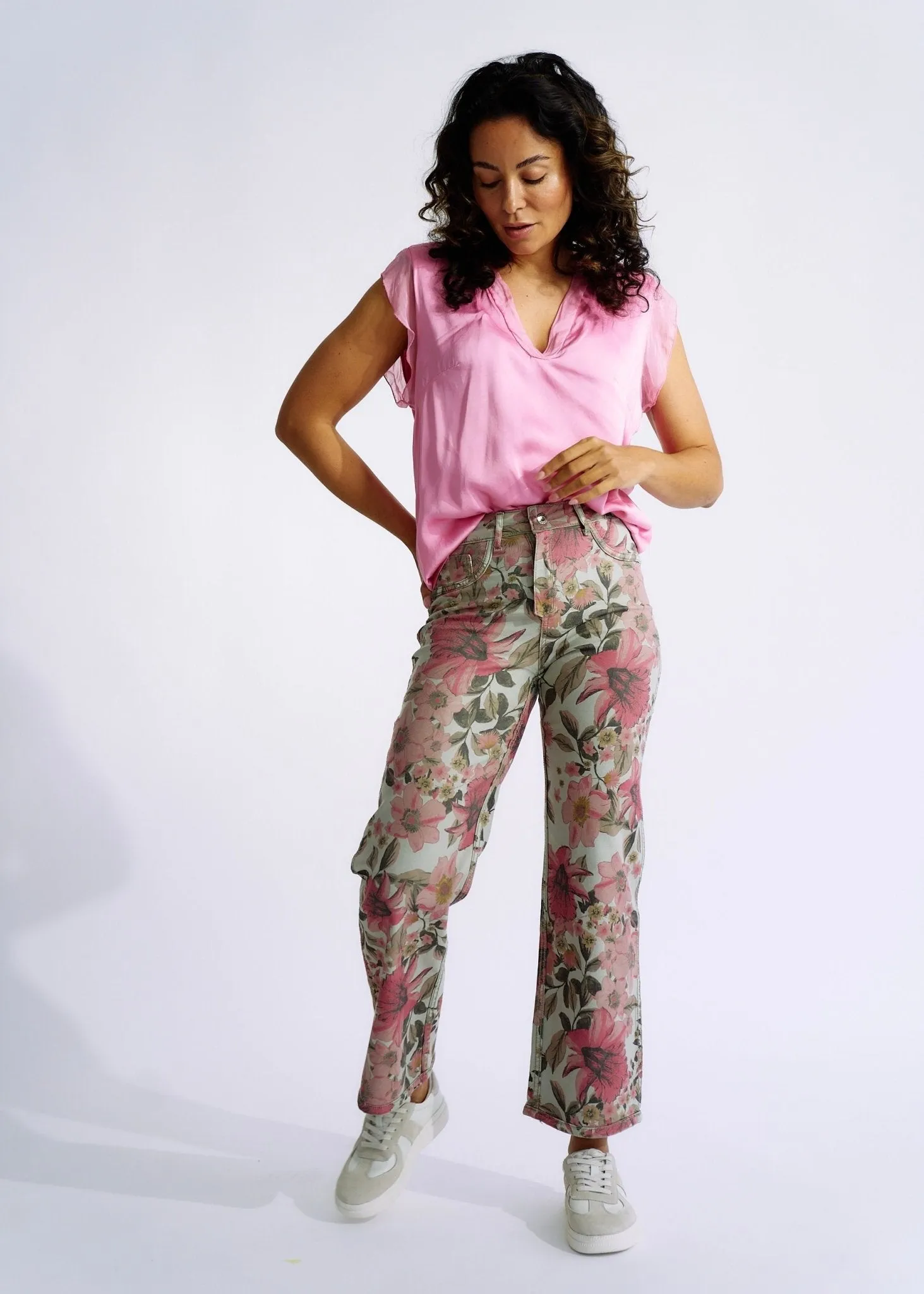 Flared and Cropped Reversible Jeans with Summer Print in Khaki