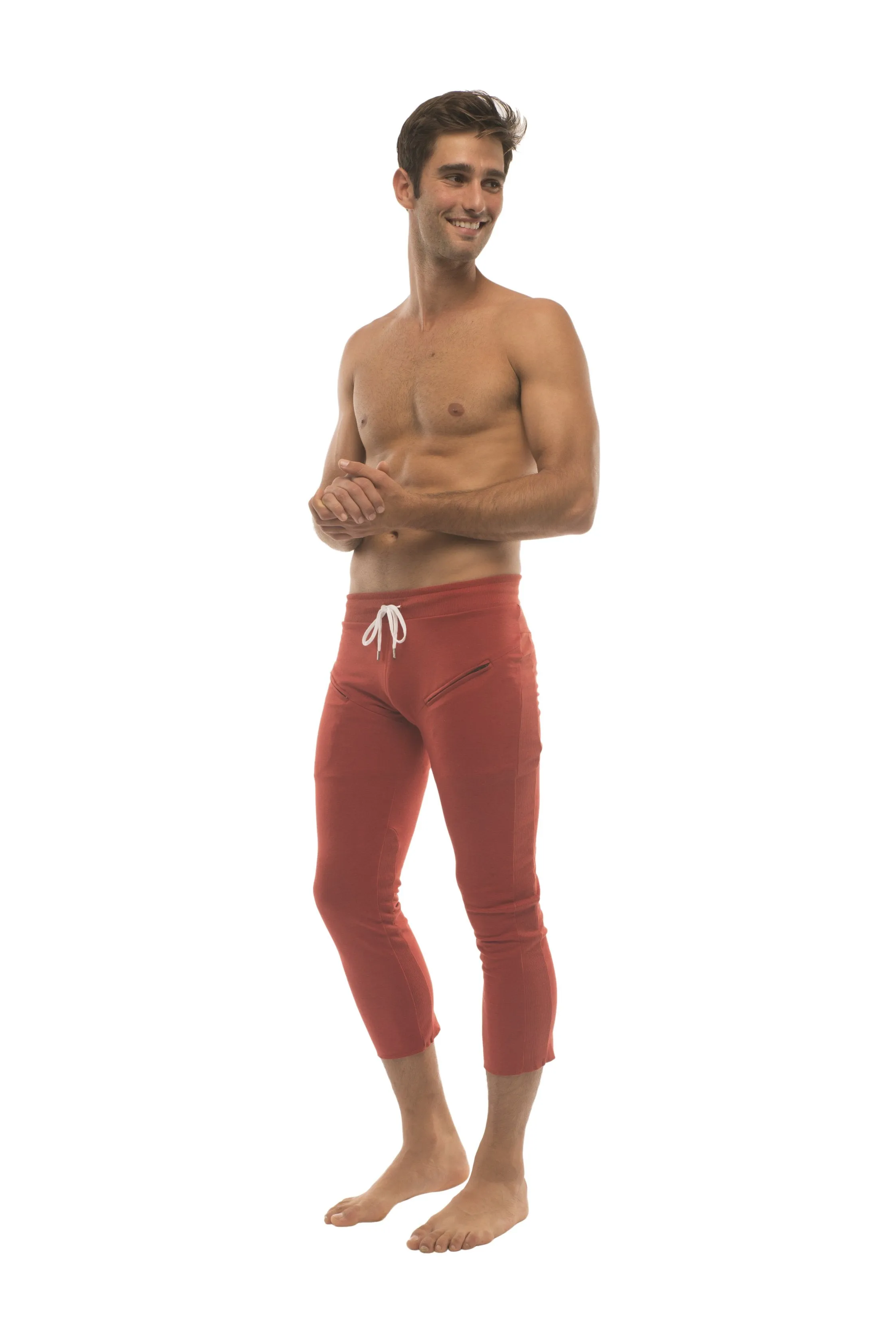 Mens 4/5 Zipper Pocket Capri Yoga Pants (Solid Cinnabar Red)