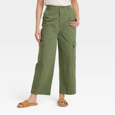 Universal Thread Women's Cropped High-Rise Cargo Pants Straight Leg Casual Fit